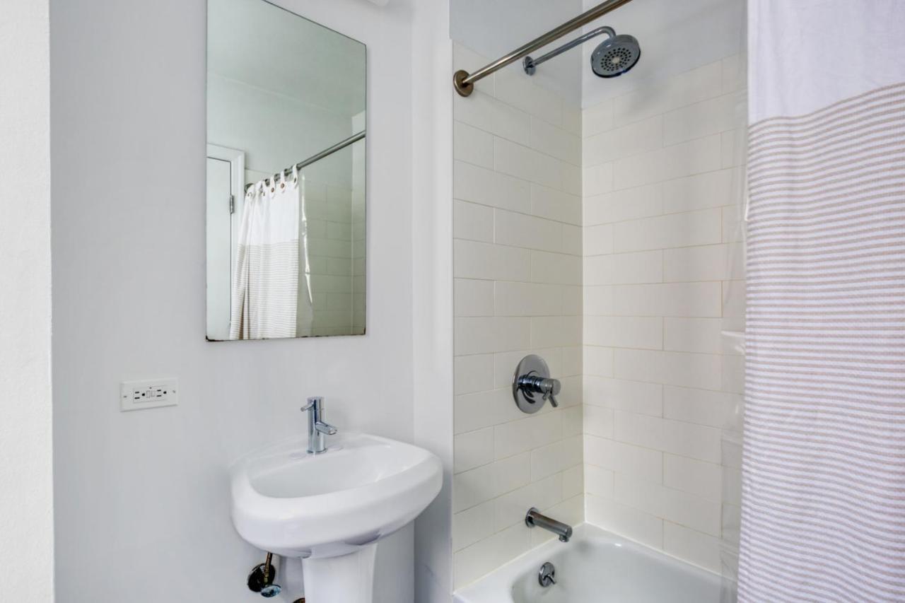 Apartment Uws 1br W Doorman Elevator Gym Nr Park Nyc-679 *